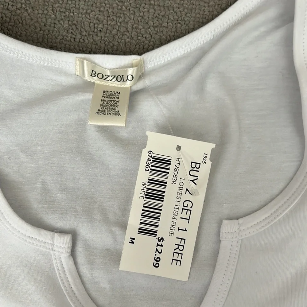 White t-shirt - Picture 2 of 2